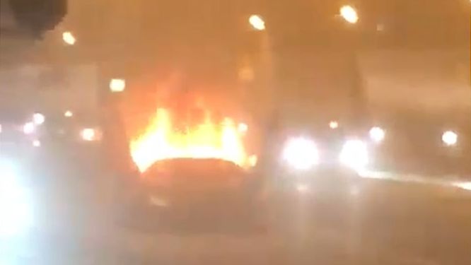 Tunel Blanka zablokoval požár, luxusní auto shořelo na popel